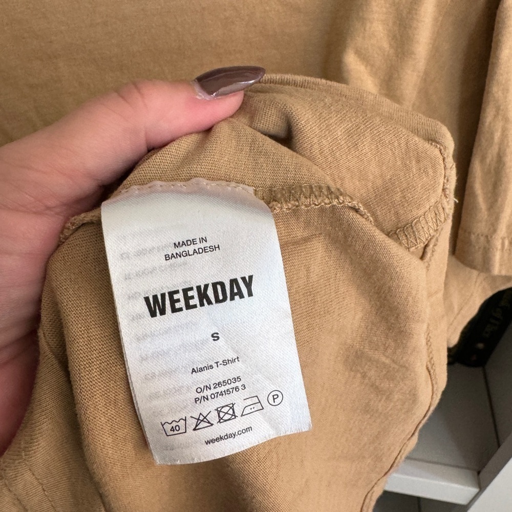 WEEKDAY tan neutral cotton classic layering tee shirt T-shirt top vintage alanis - Picture 3 of 5
